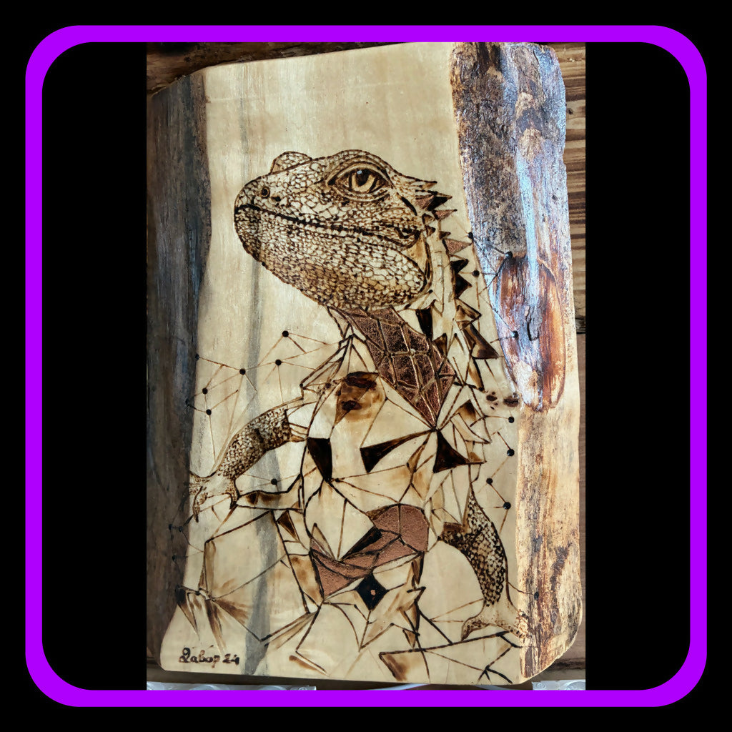 Слика на дрво - Lizard
