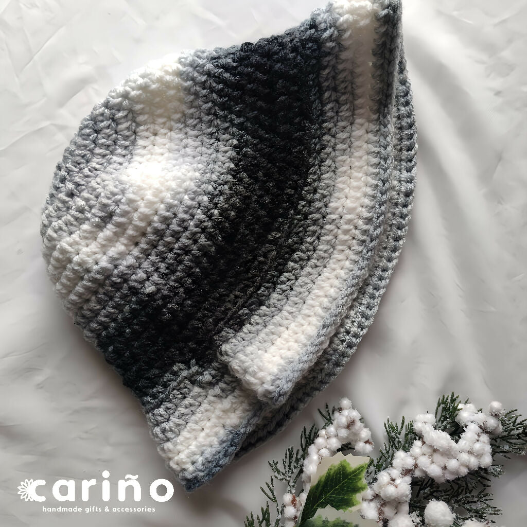 Зимски шарени шешири (црно-бело-црвено)