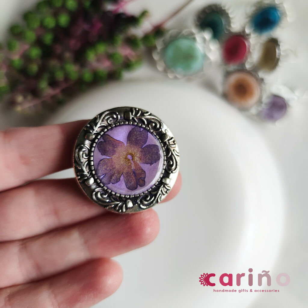 Прстен со суво цвеќе