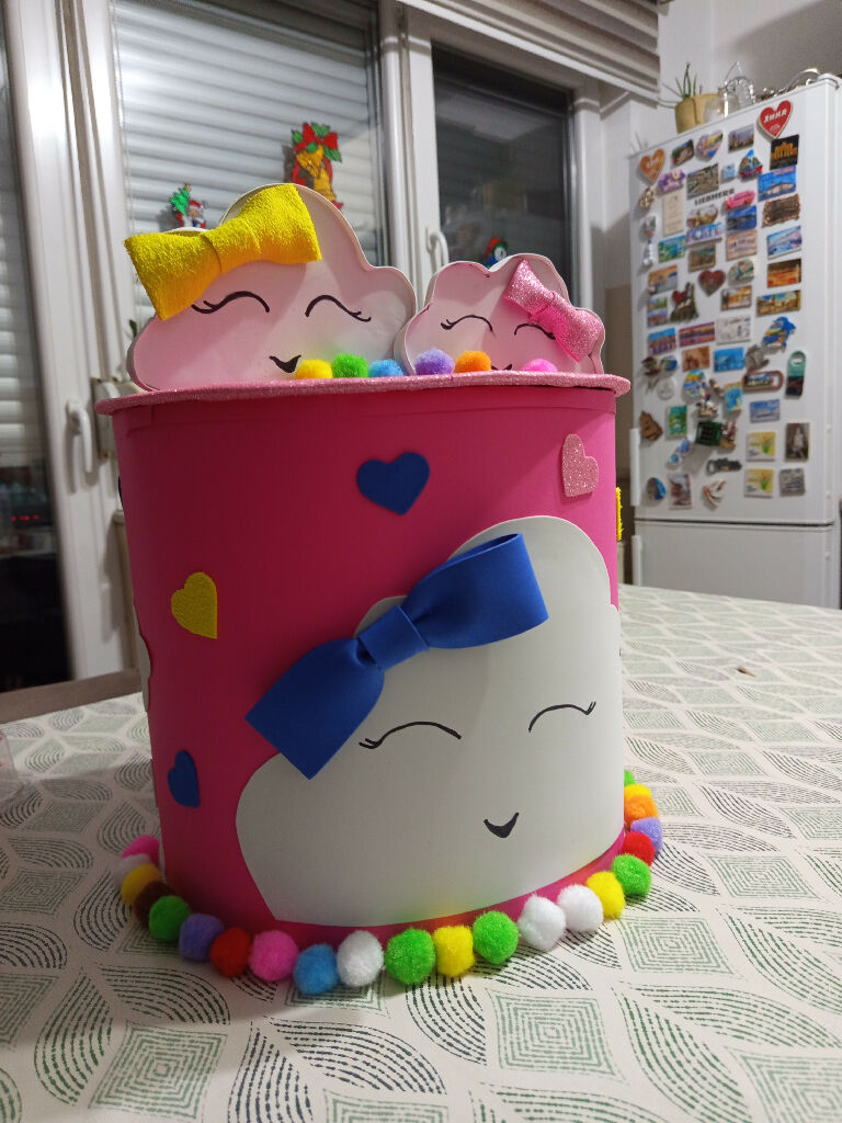 Хартиена роденденска торта - Cloud