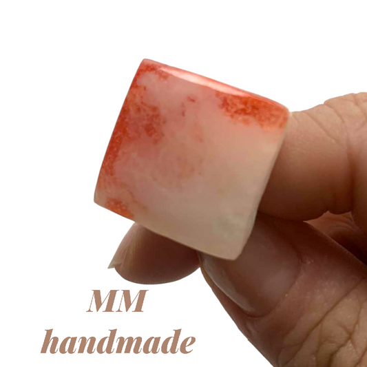 Прстен со мермерни нијанси