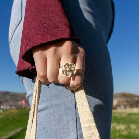 Филигрански прстен со цвеќе