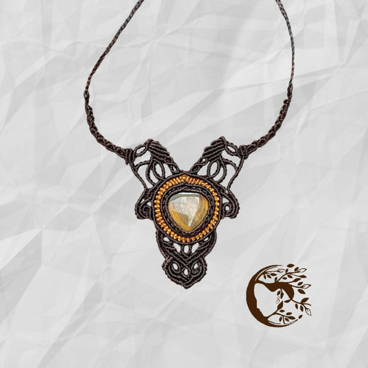 Макраме ѓердан со тигрово око