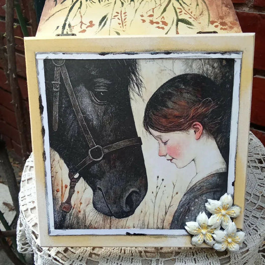 Кутија од мдф со мотив