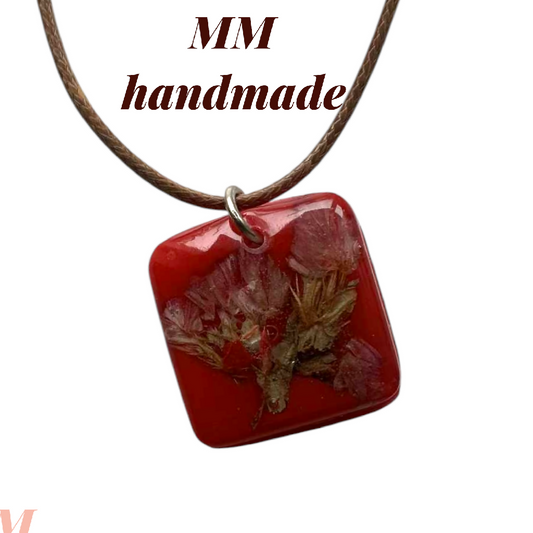 Ланче со суво цвеќе