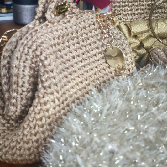 Уникатна рачно изработена чанта