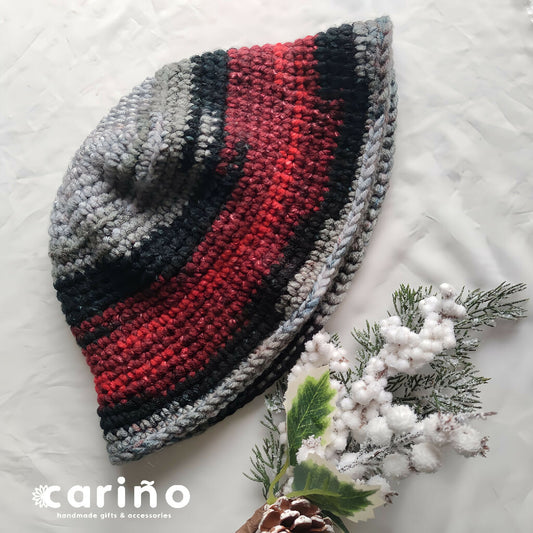 Зимски шарени шешири (црно-бело-црвено)