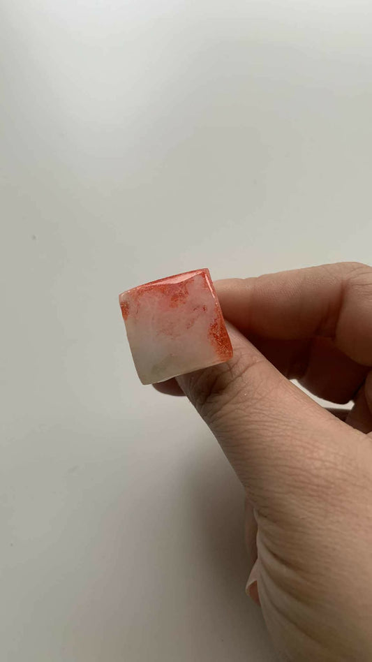 Прстен со мермерни нијанси